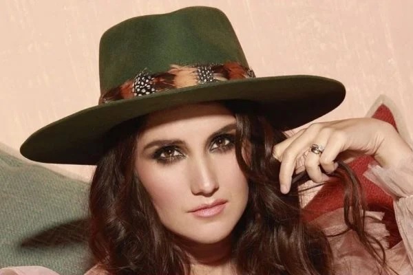 Dulce María fala sobre Marília Mendonça e shows do RBD